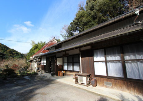 Momokuri House